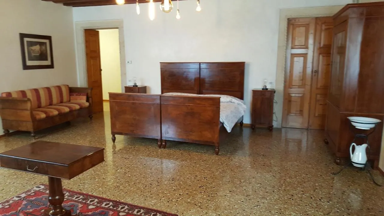 Villa Curti Sovizzo 0*,  Italia
