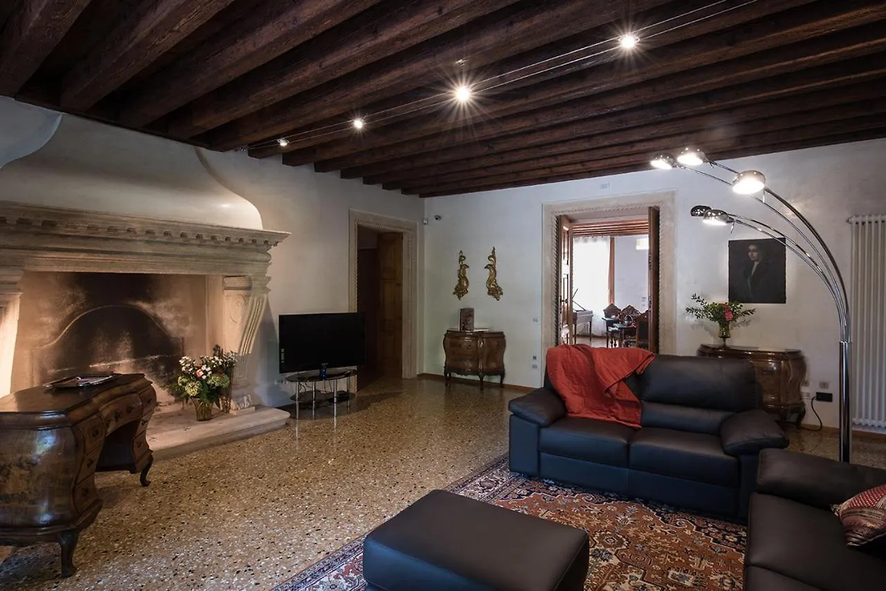 Villa Curti Sovizzo 0*,